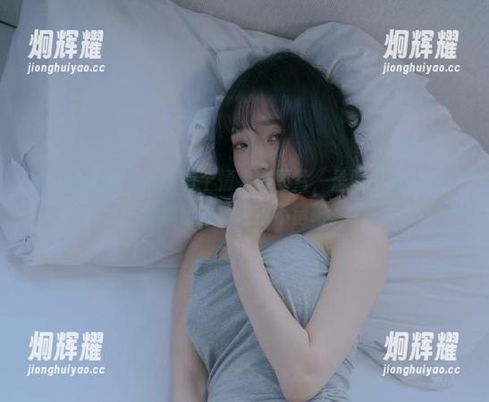 Kang Inkyung有个情人节图片，是隐秘的浪漫，分享出去应该很不错吧。